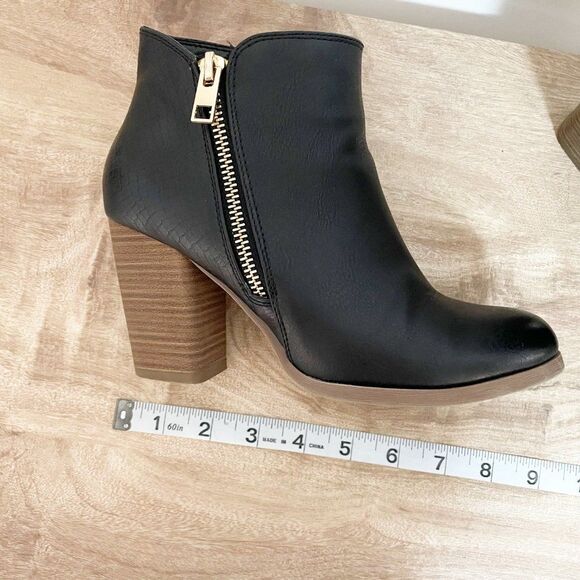 Call It Spring Black Vegan Faux Leather Block Heel Snake Embossing Zip Boots 6 - Picture 9 of 12